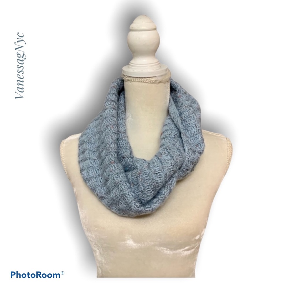 Old Navy Infinity Scarf Wrap Shawl Light Blue